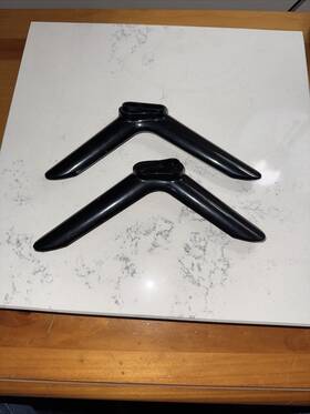 X34t0522xrs01l0100 Onn X34t0521xrs01l0100 100012589-t / Feet No Screws