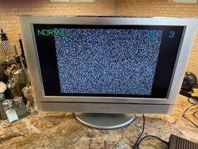 Tc-22lt1 Panasonic Rare 22 Inch Lcd Tv-model #tc-lt1 Incl. Power Cord And Remote-works