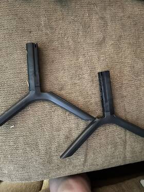 Un82tu700df Samsung Bn63-18974/18973 Stand Legs Without Screws For Un82tu700df Samsung Bn63-18974/18973 Stand Legs Without Screws For