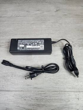 1-493-145-42 Sony Genuine 19.5v 2.35a Ac Power Adapter With Cord Acdp-045s03