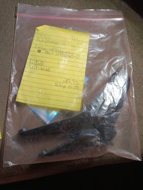56-599030-0 Tcl 32d1200std Legs W Screws 56-599030-0 Tcl 32d1200std Legs W Screws