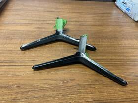 D39hn-e0 Vizio 180105541013 Tv Stand Legs 1013