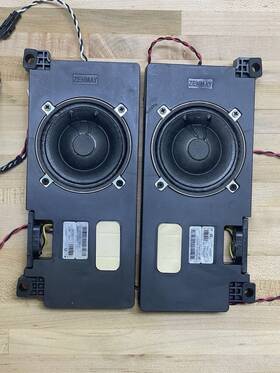 57020yg00-35c-g Vizio E70-c3 E60-c3 Set Of Speakers L&r