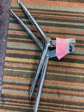 X20t838101200000dc Vizio Px75-g1 Stand Legs